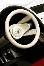 Toyota CS S 2003 года